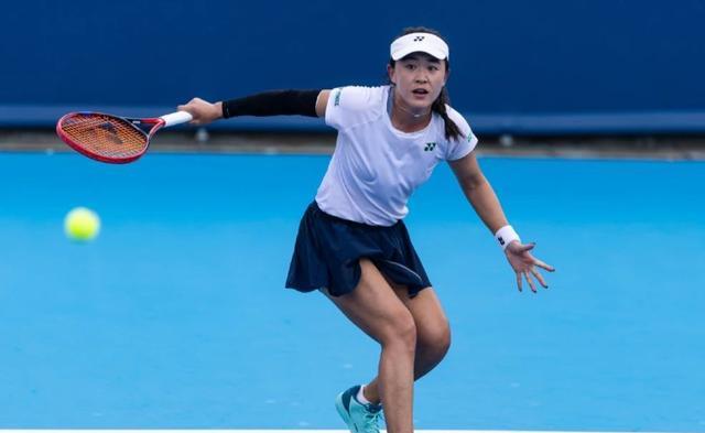 晋级下一轮, 王欣瑜成为, 手斯特恩斯 晋级下一轮, 王欣瑜成为, 手斯特恩斯