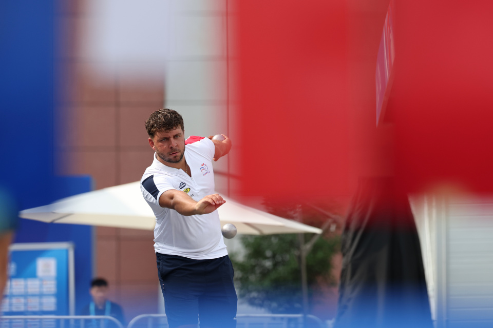 OmxpF, 手安德烈亚