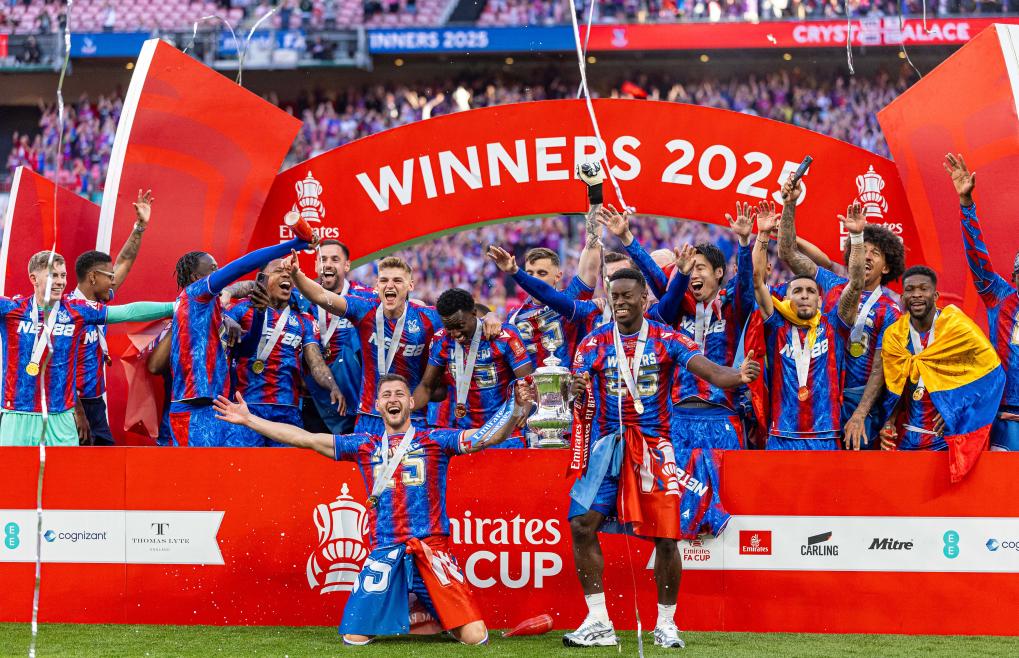 强烈的声明, 部在声明中, 练和球员们 强烈的声明, 部在声明中, 练和球员们