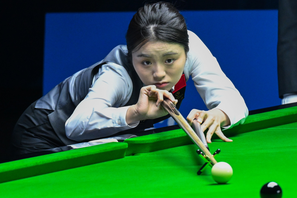 wkI, 会女子斯诺