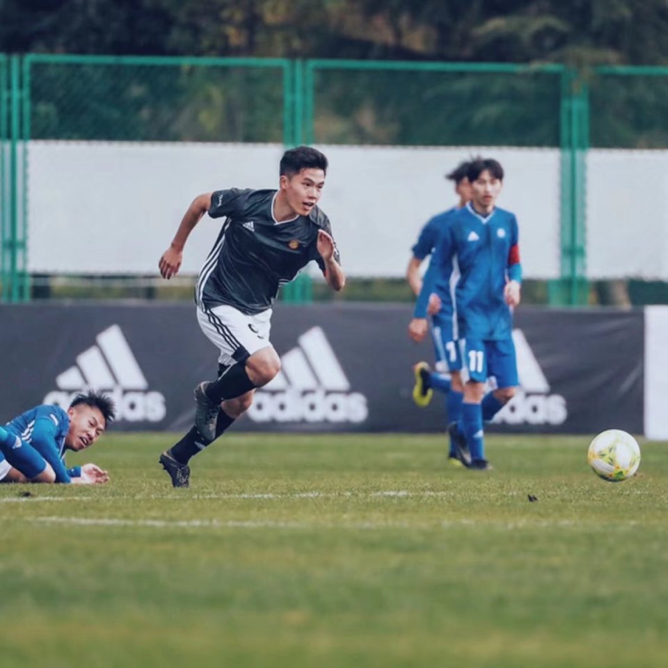 踢足球时, 了公示名单