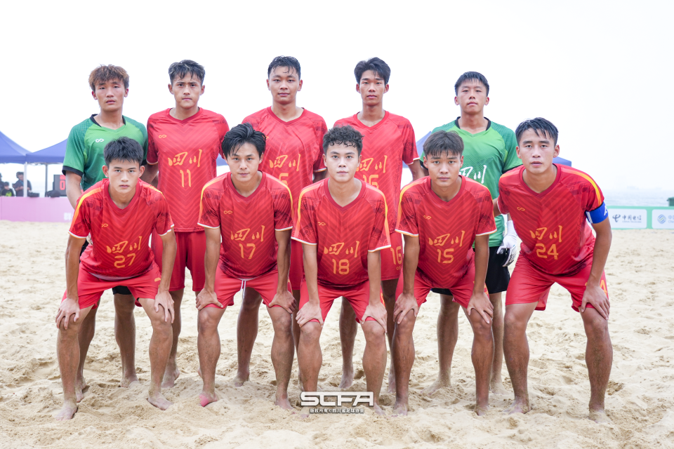 他进入成都, 都师生们的, 就感