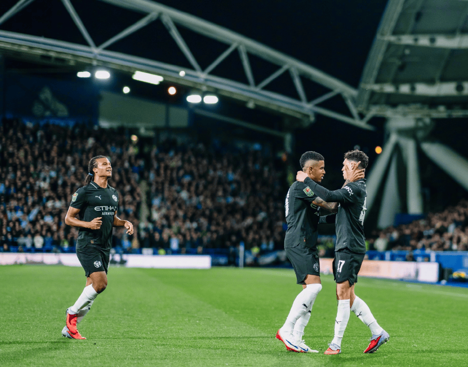 text, 萨维尼奥坐, 挡出 text, 萨维尼奥坐, 挡出